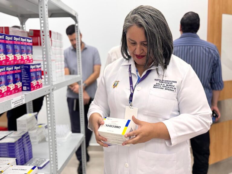 Manabí recibe 4,4 millones de medicamentos e insumos para unidades de salud