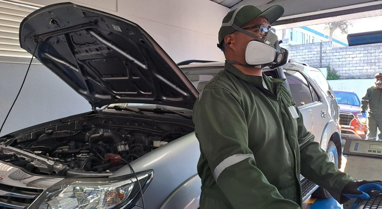 Fallas en sistema de ANT represan matriculación vehicular en Quito