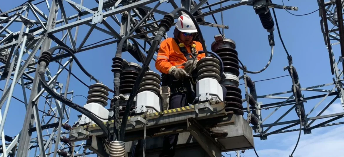 Noboa reforma reglas para generación y participación privada en sector eléctrico