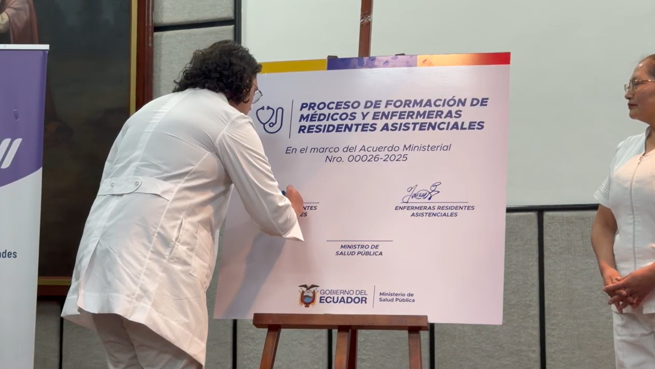 MSP abre 579 plazas para médicos y enfermeras residentes