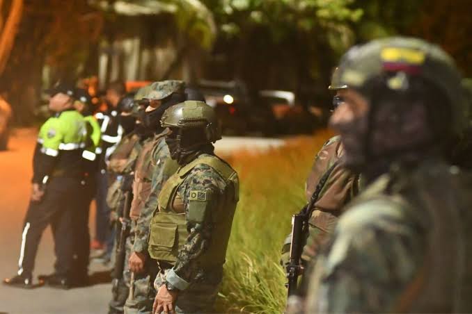 Gobierno oficializa estado de excepción por 60 días en ocho provincias y tres cantones