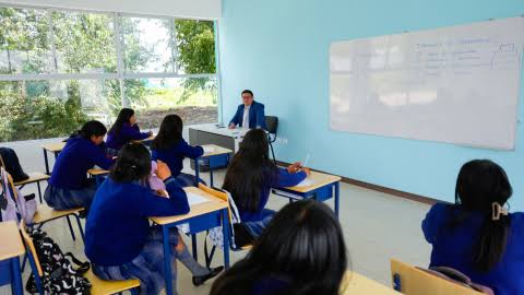 Ecuador retrocede en PISA: apenas 14,2 % de estudiantes alcanza competencias suficientes