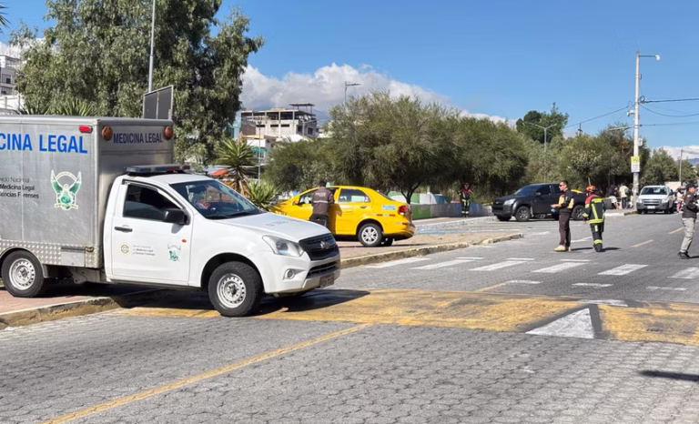 Quito: asesinan a tiros a un taxista en Carcelén Bajo