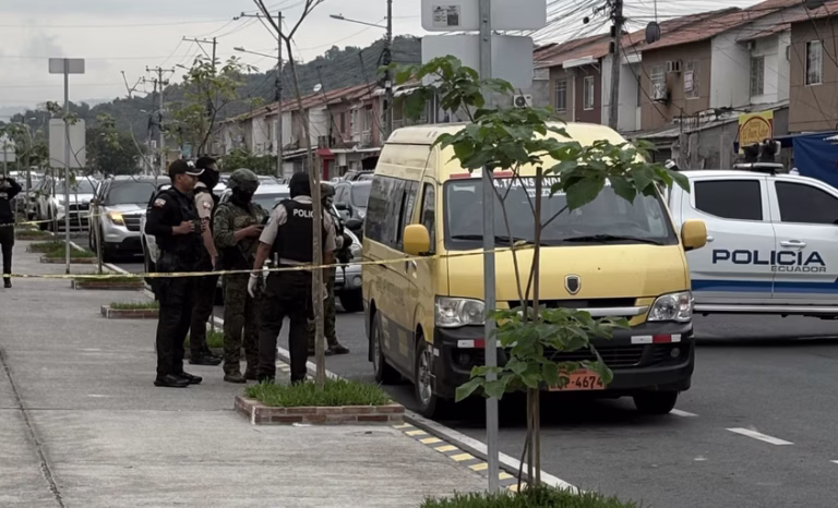 Mujer es asesinada dentro de expreso en Guayaquil