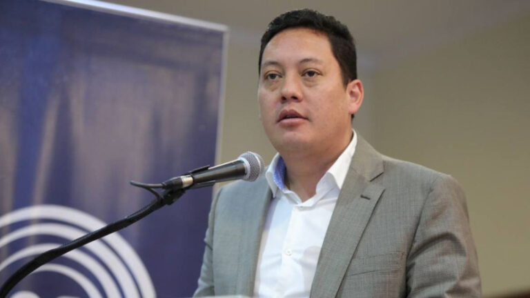 Fiscalía solicita notificación roja para alcalde de Cuenca, Cristian Zamora