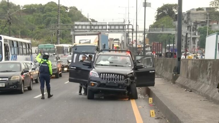 Falsos policías roban 42 armas de empresa de seguridad en Guayaquil