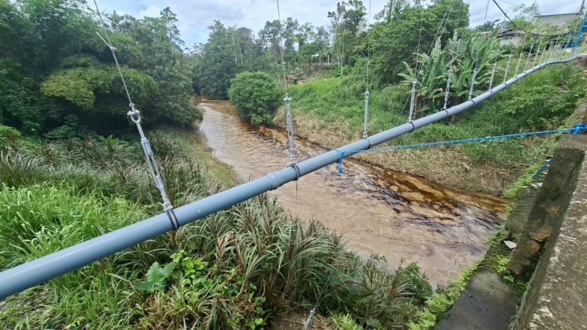 Esmeraldas: derrame de crudo afecta el río Cupa