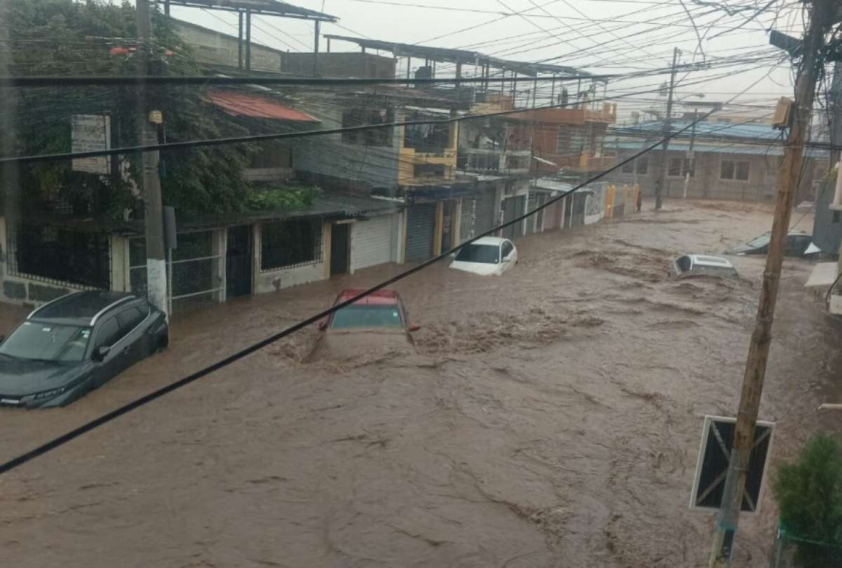 Noboa anuncia entrega de 1.778 motobombas para atender inundaciones en la Costa
