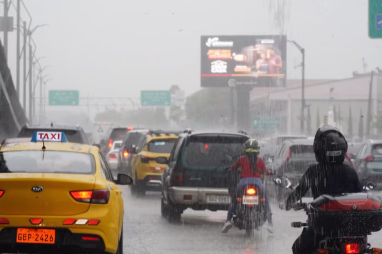 El Niño se fortalece en Ecuador y aumenta riesgo de crecidas e inundaciones, alerta Erfen