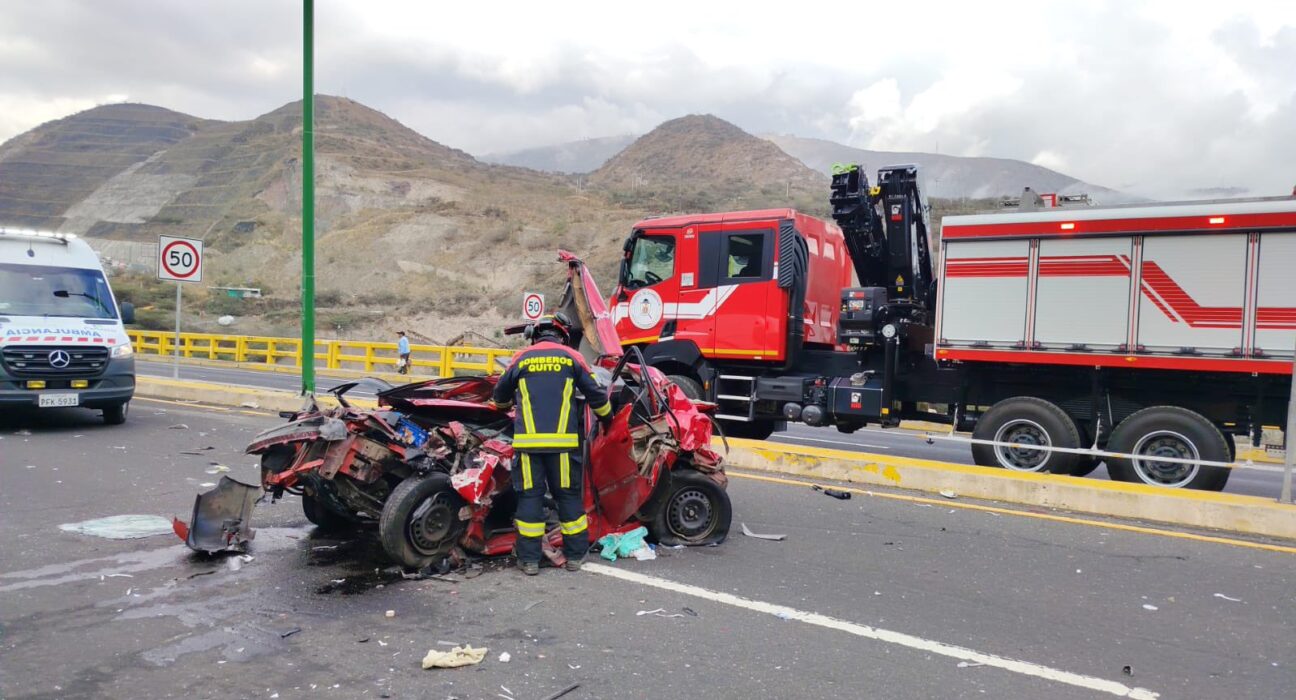 Choque múltiple en Guayllabamba deja al menos siete heridos