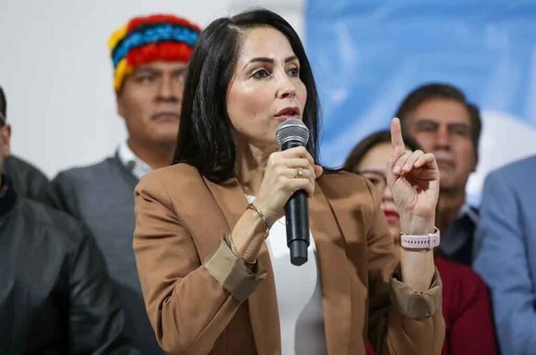 Luisa González es detenida en Manabí