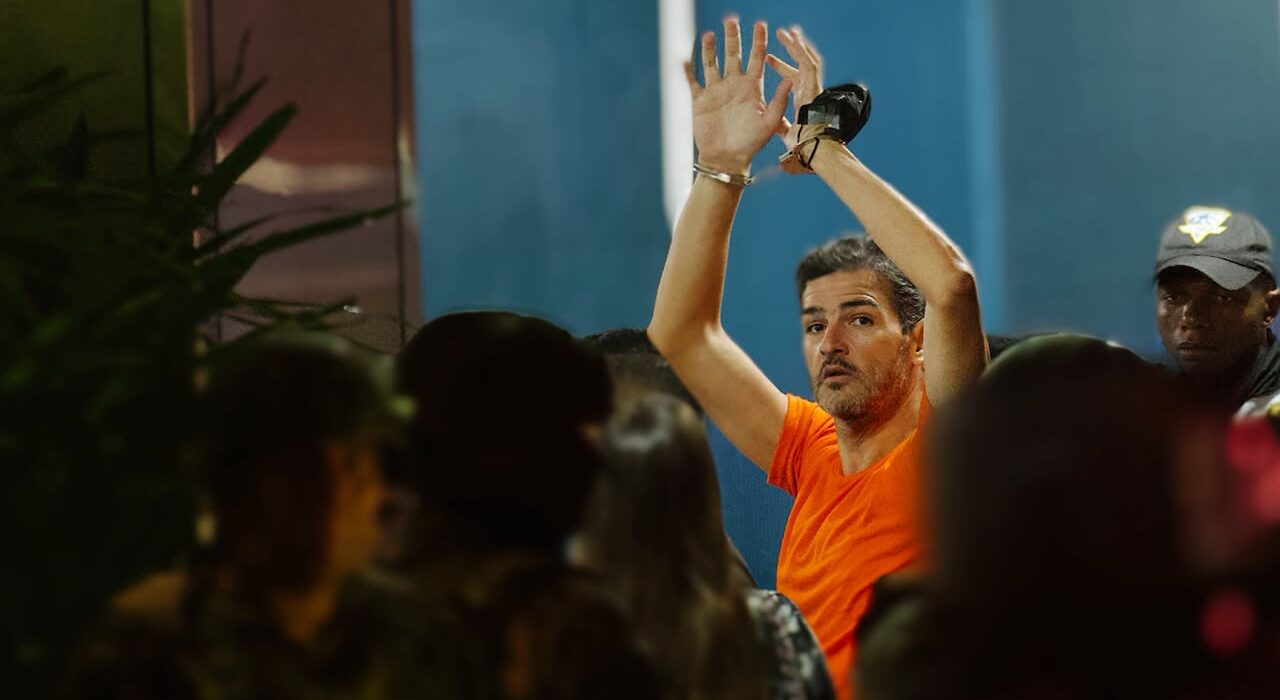 Aquiles Álvarez llega a clínica de Guayaquil para recibir atención médica