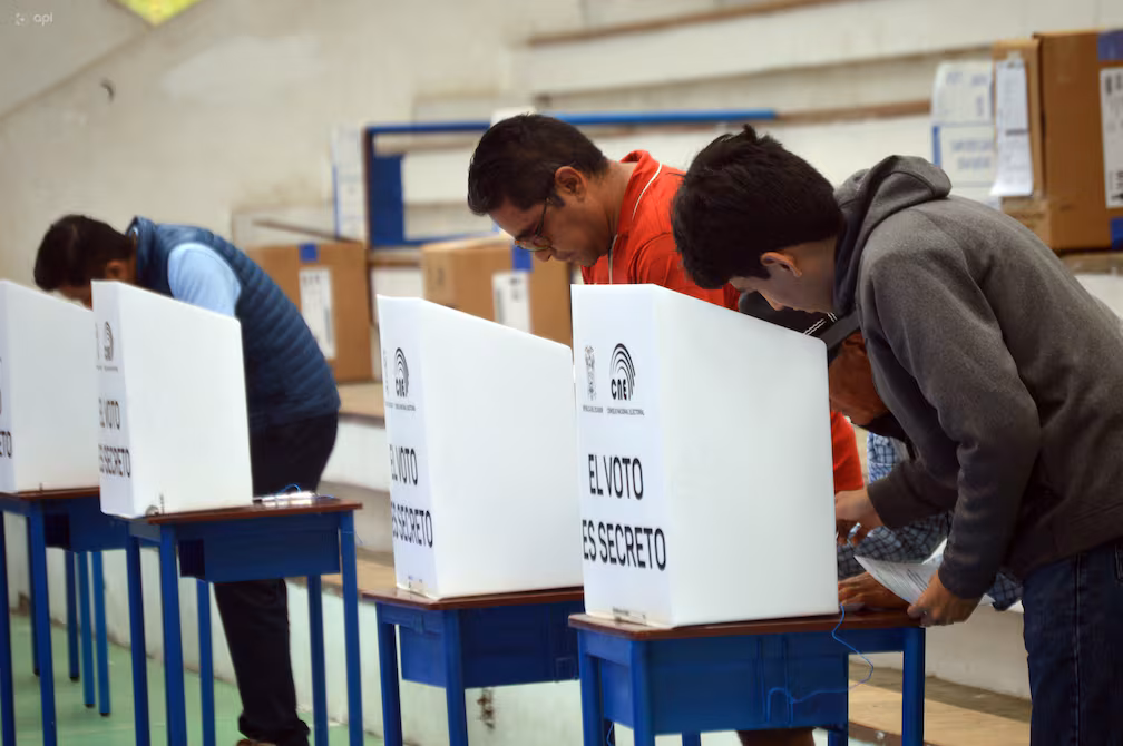 CNE identifica 368 recintos electorales en riesgo por El Niño