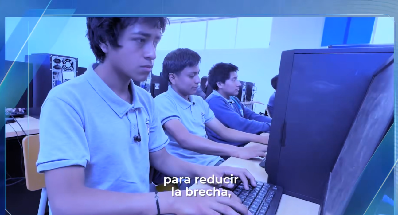 Gobierno anuncia inversión de USD 50 millones para digitalizar educación