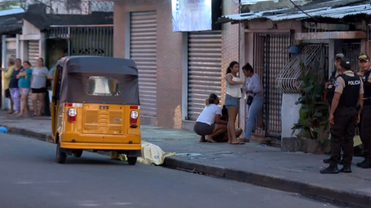 Sicarios asesinan a conductor de tricimoto en Guayaquil